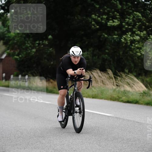 30.08.2026 - Elbe Triathlon Hamburg Michael Burmester http://msf.ph/oto/10067399 30.08.2026 15:39:33 Radfahren  meine-sportfotos.de