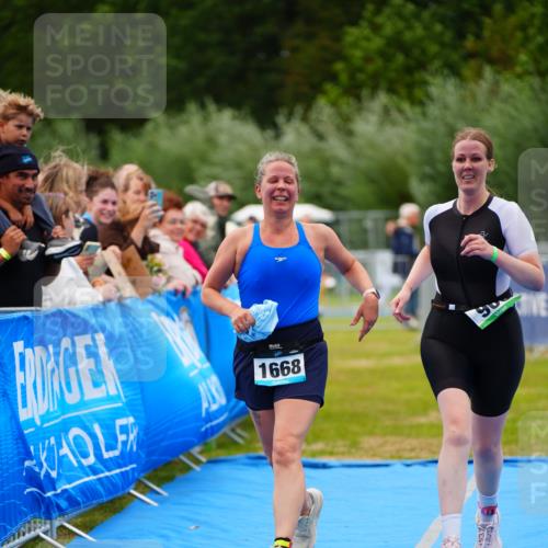 30.08.2026 - Elbe Triathlon Hamburg LAZAROV Photography http://msf.ph/oto/10067410 30.08.2026 12:23:22 Ziel 906, 1668 meine-sportfotos.de