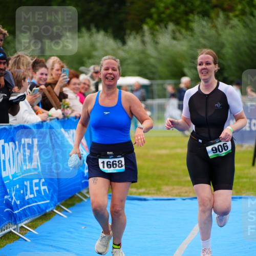 30.08.2026 - Elbe Triathlon Hamburg LAZAROV Photography http://msf.ph/oto/10067414 30.08.2026 12:23:22 Ziel 906, 1668 meine-sportfotos.de
