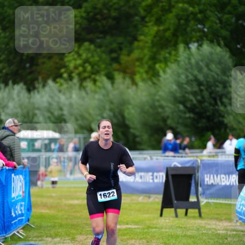 30.08.2026 - Elbe Triathlon Hamburg LAZAROV Photography http://msf.ph/oto/10067454 30.08.2026 12:23:49 Ziel 1622 meine-sportfotos.de