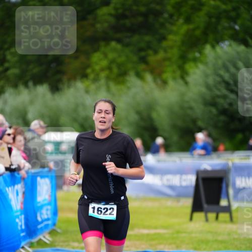 30.08.2026 - Elbe Triathlon Hamburg LAZAROV Photography http://msf.ph/oto/10067466 30.08.2026 12:23:50 Ziel 1622 meine-sportfotos.de