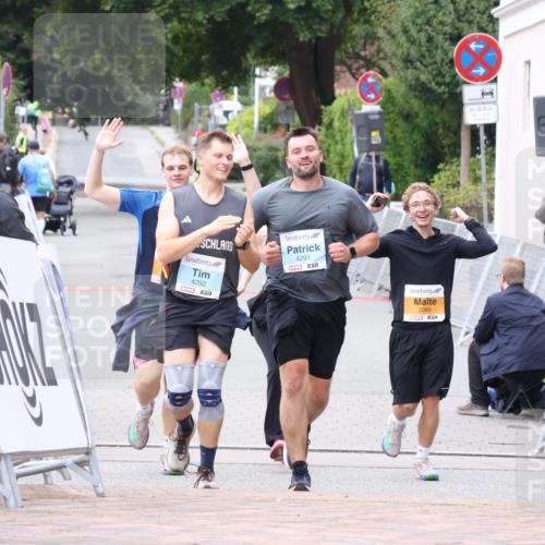 30.08.2026 - Blankeneser Heldenlauf Lena Gebhardt http://msf.ph/oto/10067480 30.08.2026 13:07:24 Ziel  meine-sportfotos.de