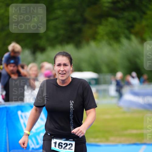 30.08.2026 - Elbe Triathlon Hamburg LAZAROV Photography http://msf.ph/oto/10067488 30.08.2026 12:23:52 Ziel 1622 meine-sportfotos.de