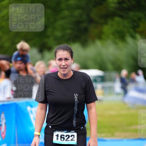 30.08.2026 - Elbe Triathlon Hamburg LAZAROV Photography http://msf.ph/oto/10067492 30.08.2026 12:23:52 Ziel 1622 meine-sportfotos.de
