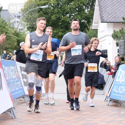30.08.2026 - Blankeneser Heldenlauf Lena Gebhardt http://msf.ph/oto/10067506 30.08.2026 13:07:28 Ziel 2099, 2100, 2101, 4291, 4292 meine-sportfotos.de
