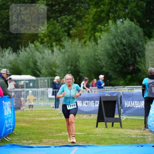 30.08.2026 - Elbe Triathlon Hamburg LAZAROV Photography http://msf.ph/oto/10067508 30.08.2026 12:24:22 Ziel 1719 meine-sportfotos.de
