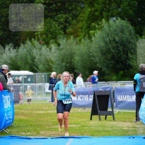 30.08.2026 - Elbe Triathlon Hamburg LAZAROV Photography http://msf.ph/oto/10067511 30.08.2026 12:24:23 Ziel 1719 meine-sportfotos.de