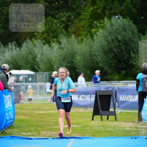 30.08.2026 - Elbe Triathlon Hamburg LAZAROV Photography http://msf.ph/oto/10067513 30.08.2026 12:24:23 Ziel 1719 meine-sportfotos.de