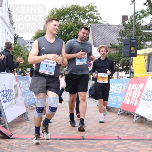 30.08.2026 - Blankeneser Heldenlauf Lena Gebhardt http://msf.ph/oto/10067523 30.08.2026 13:07:30 Ziel 2099, 2100, 2101, 4291, 4292 meine-sportfotos.de