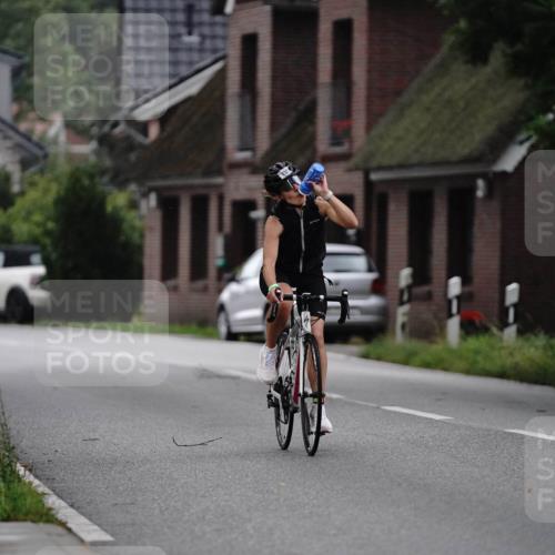 30.08.2026 - Elbe Triathlon Hamburg Michael Burmester http://msf.ph/oto/10067524 30.08.2026 15:44:03 Radfahren  meine-sportfotos.de