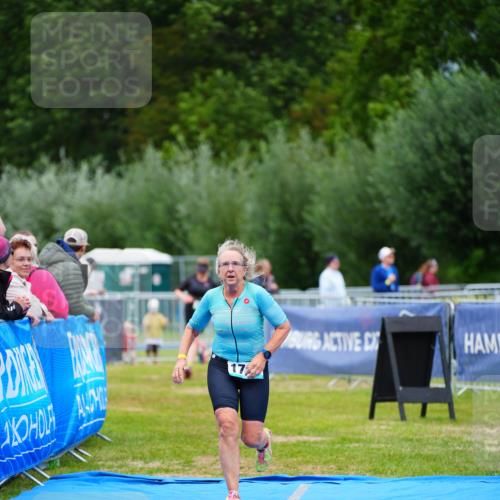 30.08.2026 - Elbe Triathlon Hamburg LAZAROV Photography http://msf.ph/oto/10067526 30.08.2026 12:24:24 Ziel 925, 1719 meine-sportfotos.de