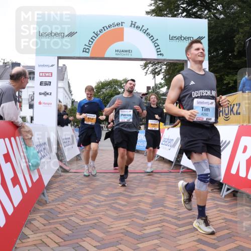 30.08.2026 - Blankeneser Heldenlauf Lena Gebhardt http://msf.ph/oto/10067548 30.08.2026 13:07:31 Ziel 2099, 2100, 2101, 4291, 4292 meine-sportfotos.de