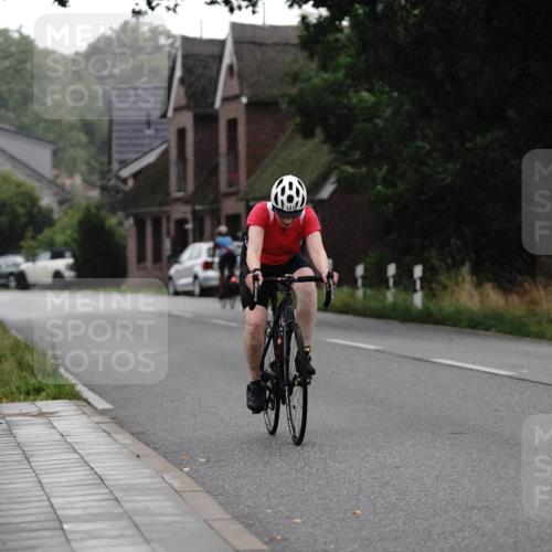 30.08.2026 - Elbe Triathlon Hamburg Michael Burmester http://msf.ph/oto/10067553 30.08.2026 15:44:34 Radfahren  meine-sportfotos.de