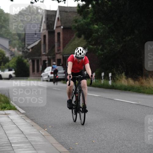 30.08.2026 - Elbe Triathlon Hamburg Michael Burmester http://msf.ph/oto/10067555 30.08.2026 15:44:34 Radfahren  meine-sportfotos.de