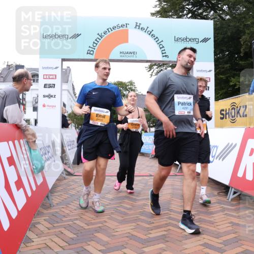 30.08.2026 - Blankeneser Heldenlauf Lena Gebhardt http://msf.ph/oto/10067571 30.08.2026 13:07:32 Ziel 2099, 2100, 2101, 4291, 4292 meine-sportfotos.de