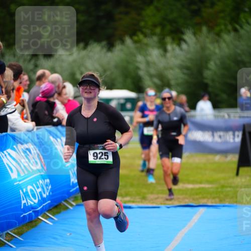 30.08.2026 - Elbe Triathlon Hamburg LAZAROV Photography http://msf.ph/oto/10067573 30.08.2026 12:24:31 Ziel 804, 925, 1672, 1700 meine-sportfotos.de