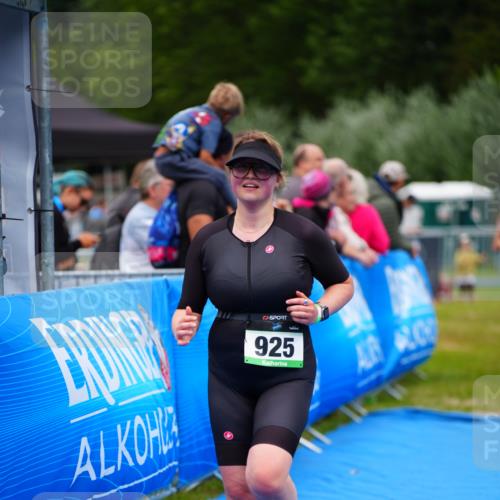 30.08.2026 - Elbe Triathlon Hamburg LAZAROV Photography http://msf.ph/oto/10067586 30.08.2026 12:24:32 Ziel 804, 925, 1672, 1700 meine-sportfotos.de