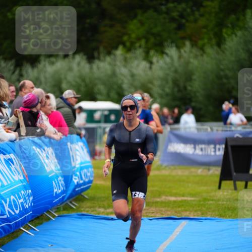 30.08.2026 - Elbe Triathlon Hamburg LAZAROV Photography http://msf.ph/oto/10067590 30.08.2026 12:24:33 Ziel 804, 925, 1672, 1700 meine-sportfotos.de