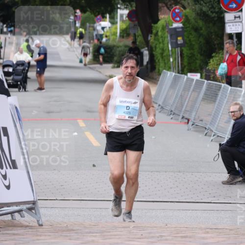 30.08.2026 - Blankeneser Heldenlauf Lena Gebhardt http://msf.ph/oto/10067595 30.08.2026 13:09:19 Ziel  meine-sportfotos.de