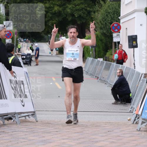 30.08.2026 - Blankeneser Heldenlauf Lena Gebhardt http://msf.ph/oto/10067608 30.08.2026 13:09:22 Ziel 4025 meine-sportfotos.de