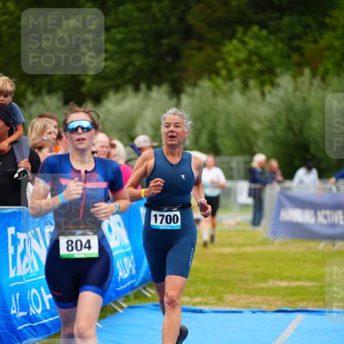 30.08.2026 - Elbe Triathlon Hamburg LAZAROV Photography http://msf.ph/oto/10067621 30.08.2026 12:24:36 Ziel 804, 925, 1672, 1700 meine-sportfotos.de