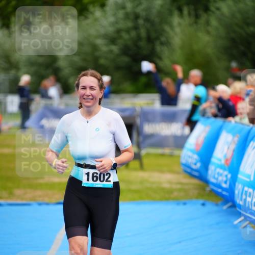 30.08.2026 - Elbe Triathlon Hamburg LAZAROV Photography http://msf.ph/oto/10067647 30.08.2026 12:24:46 Ziel 1602 meine-sportfotos.de