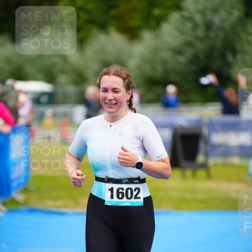 30.08.2026 - Elbe Triathlon Hamburg LAZAROV Photography http://msf.ph/oto/10067655 30.08.2026 12:24:46 Ziel 1602 meine-sportfotos.de