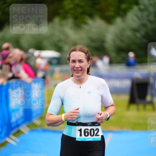 30.08.2026 - Elbe Triathlon Hamburg LAZAROV Photography http://msf.ph/oto/10067656 30.08.2026 12:24:46 Ziel 1602 meine-sportfotos.de