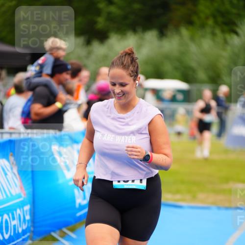 30.08.2026 - Elbe Triathlon Hamburg LAZAROV Photography http://msf.ph/oto/10067691 30.08.2026 12:24:56 Ziel 1571 meine-sportfotos.de