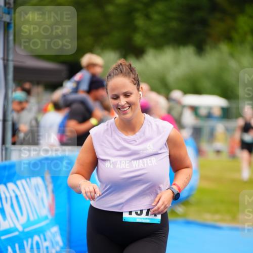 30.08.2026 - Elbe Triathlon Hamburg LAZAROV Photography http://msf.ph/oto/10067697 30.08.2026 12:24:56 Ziel 1571 meine-sportfotos.de