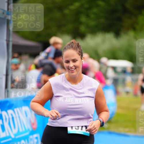 30.08.2026 - Elbe Triathlon Hamburg LAZAROV Photography http://msf.ph/oto/10067699 30.08.2026 12:24:56 Ziel 1571 meine-sportfotos.de