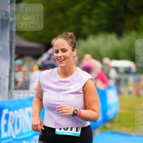 30.08.2026 - Elbe Triathlon Hamburg LAZAROV Photography http://msf.ph/oto/10067701 30.08.2026 12:24:56 Ziel 1571 meine-sportfotos.de