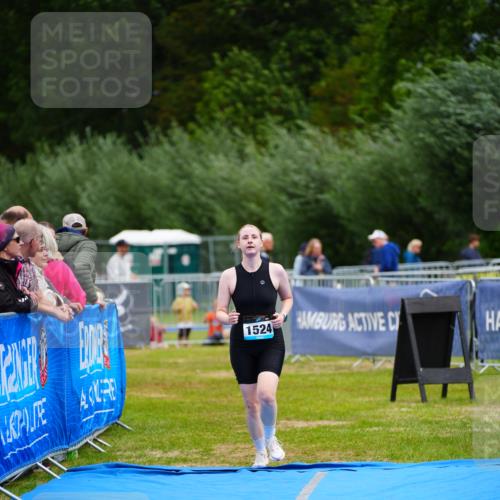 30.08.2026 - Elbe Triathlon Hamburg LAZAROV Photography http://msf.ph/oto/10067713 30.08.2026 12:25:01 Ziel 1524 meine-sportfotos.de