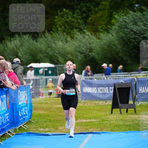 30.08.2026 - Elbe Triathlon Hamburg LAZAROV Photography http://msf.ph/oto/10067716 30.08.2026 12:25:02 Ziel 1524 meine-sportfotos.de