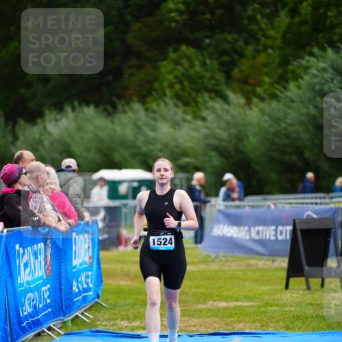 30.08.2026 - Elbe Triathlon Hamburg LAZAROV Photography http://msf.ph/oto/10067724 30.08.2026 12:25:03 Ziel 1524 meine-sportfotos.de