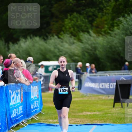 30.08.2026 - Elbe Triathlon Hamburg LAZAROV Photography http://msf.ph/oto/10067730 30.08.2026 12:25:03 Ziel 1524 meine-sportfotos.de