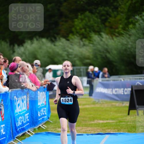30.08.2026 - Elbe Triathlon Hamburg LAZAROV Photography http://msf.ph/oto/10067736 30.08.2026 12:25:04 Ziel 1524 meine-sportfotos.de