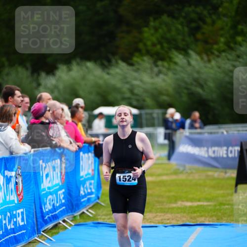 30.08.2026 - Elbe Triathlon Hamburg LAZAROV Photography http://msf.ph/oto/10067738 30.08.2026 12:25:04 Ziel 1524 meine-sportfotos.de