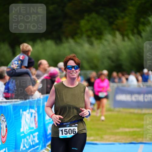 30.08.2026 - Elbe Triathlon Hamburg LAZAROV Photography http://msf.ph/oto/10067766 30.08.2026 12:25:28 Ziel 1506, 1582, 1636 meine-sportfotos.de