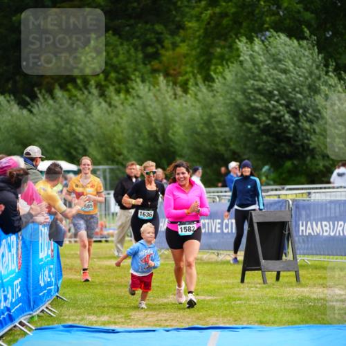 30.08.2026 - Elbe Triathlon Hamburg LAZAROV Photography http://msf.ph/oto/10067779 30.08.2026 12:25:30 Ziel 1506, 1582, 1585, 1636 meine-sportfotos.de