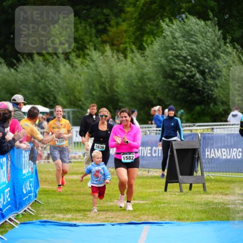 30.08.2026 - Elbe Triathlon Hamburg LAZAROV Photography http://msf.ph/oto/10067783 30.08.2026 12:25:31 Ziel 1506, 1582, 1585, 1636 meine-sportfotos.de