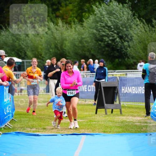 30.08.2026 - Elbe Triathlon Hamburg LAZAROV Photography http://msf.ph/oto/10067789 30.08.2026 12:25:31 Ziel 1506, 1582, 1585, 1636 meine-sportfotos.de