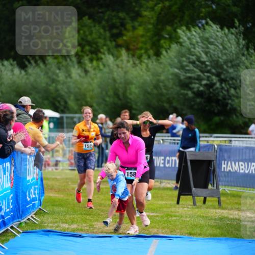 30.08.2026 - Elbe Triathlon Hamburg LAZAROV Photography http://msf.ph/oto/10067793 30.08.2026 12:25:32 Ziel 1582, 1585, 1636 meine-sportfotos.de