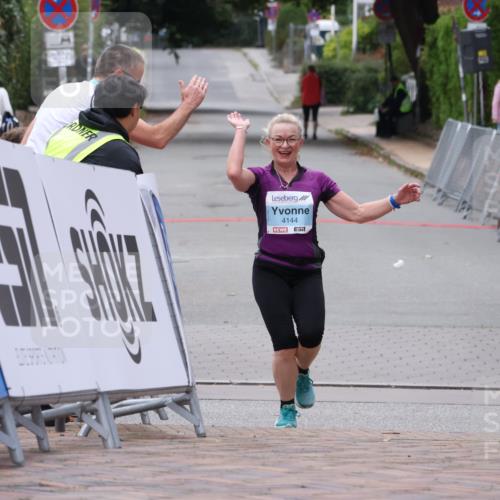30.08.2026 - Blankeneser Heldenlauf Lena Gebhardt http://msf.ph/oto/10067806 30.08.2026 13:15:01 Ziel  meine-sportfotos.de