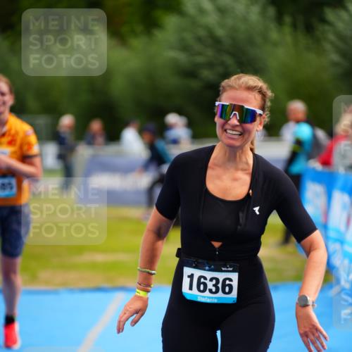 30.08.2026 - Elbe Triathlon Hamburg LAZAROV Photography http://msf.ph/oto/10067817 30.08.2026 12:25:36 Ziel 1582, 1585, 1636 meine-sportfotos.de