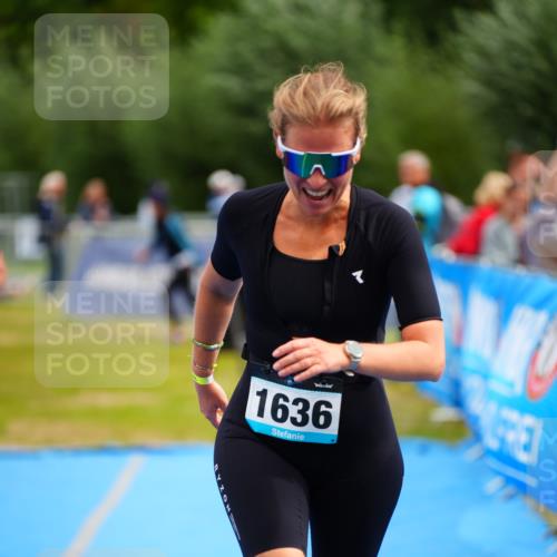30.08.2026 - Elbe Triathlon Hamburg LAZAROV Photography http://msf.ph/oto/10067821 30.08.2026 12:25:36 Ziel 1582, 1585, 1636 meine-sportfotos.de