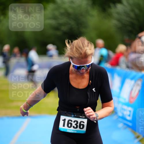 30.08.2026 - Elbe Triathlon Hamburg LAZAROV Photography http://msf.ph/oto/10067824 30.08.2026 12:25:37 Ziel 1582, 1585, 1636 meine-sportfotos.de