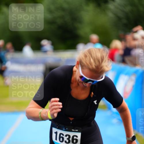 30.08.2026 - Elbe Triathlon Hamburg LAZAROV Photography http://msf.ph/oto/10067828 30.08.2026 12:25:37 Ziel 1582, 1585, 1636 meine-sportfotos.de