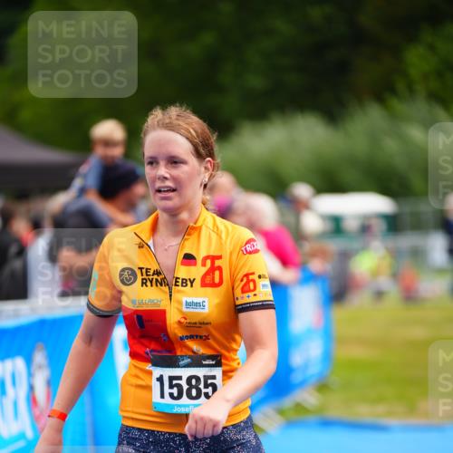 30.08.2026 - Elbe Triathlon Hamburg LAZAROV Photography http://msf.ph/oto/10067847 30.08.2026 12:25:39 Ziel 1582, 1585, 1636 meine-sportfotos.de