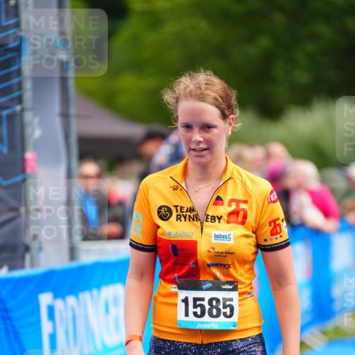 30.08.2026 - Elbe Triathlon Hamburg LAZAROV Photography http://msf.ph/oto/10067853 30.08.2026 12:25:40 Ziel 1585 meine-sportfotos.de